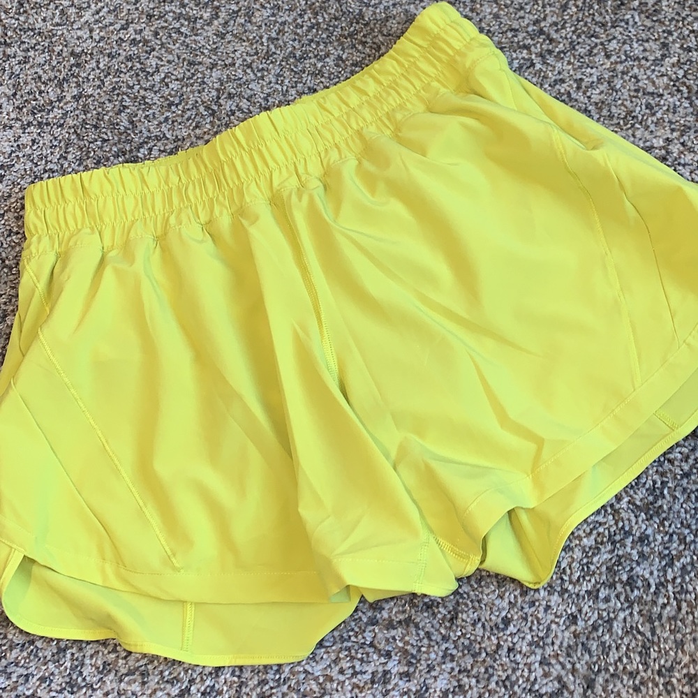 Lululemon 5’ track that shorts